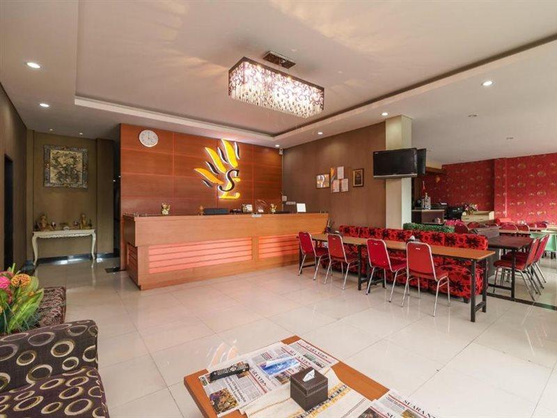 Reddoorz Plus Near Sangkareang Park Mataram Extérieur photo