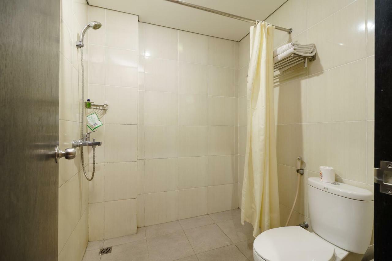 Reddoorz Plus Near Sangkareang Park Mataram Extérieur photo